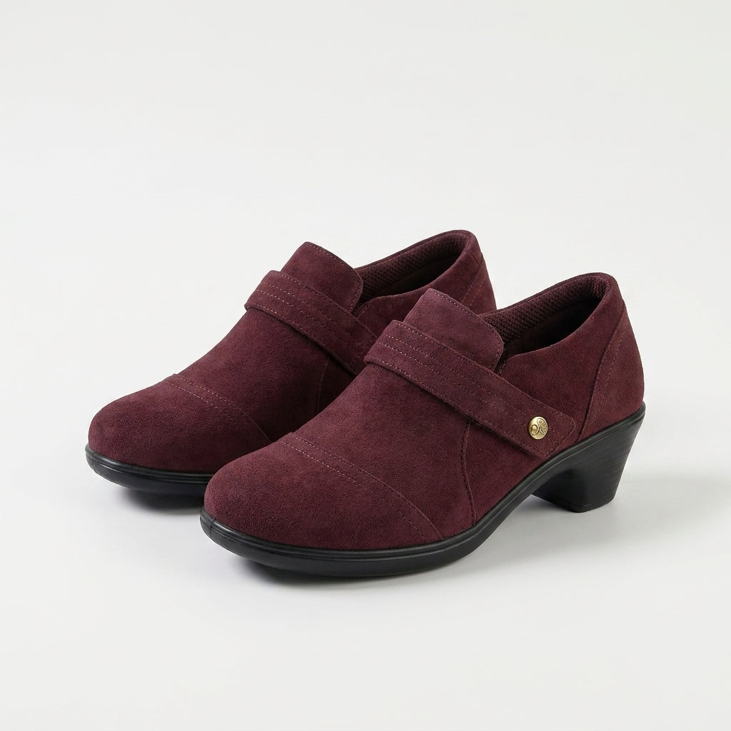 Eva – Samtweiche Eleganz in tiefem Schwarz